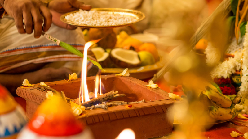 Паушти-карма: заказ на ритуалы и богослужения