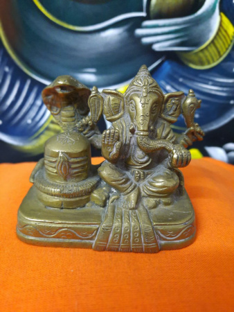 Ганеша с шивалингамом