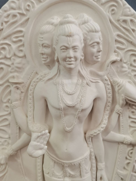 Барельеф Даттатрея